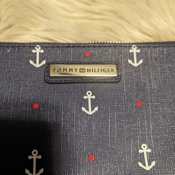 Navy Blue Tommy Hilfiger wallet wristlet with strap - Picture 2 of 5